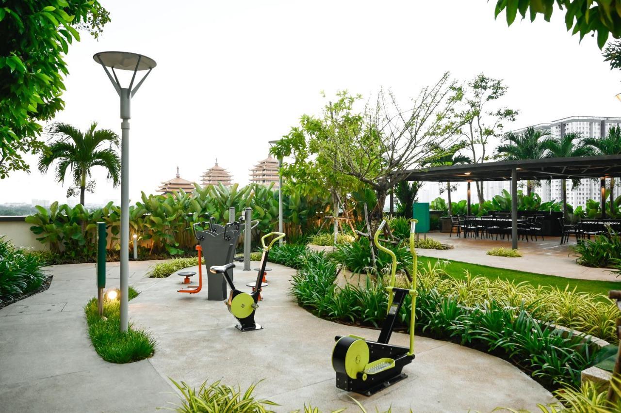 Estella Heights Saigon City View 2Br Apartment & Pool, Хошимин Экстерьер фото