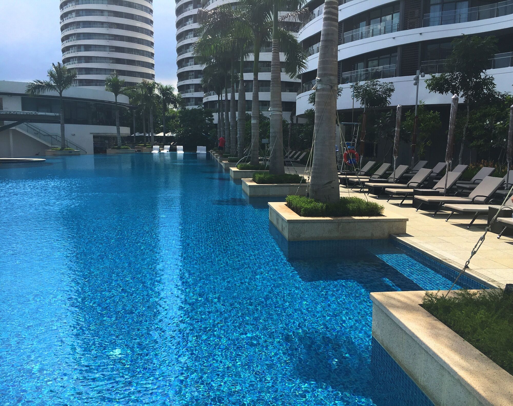 Estella Heights Saigon City View 2Br Apartment & Pool, Хошимин Экстерьер фото